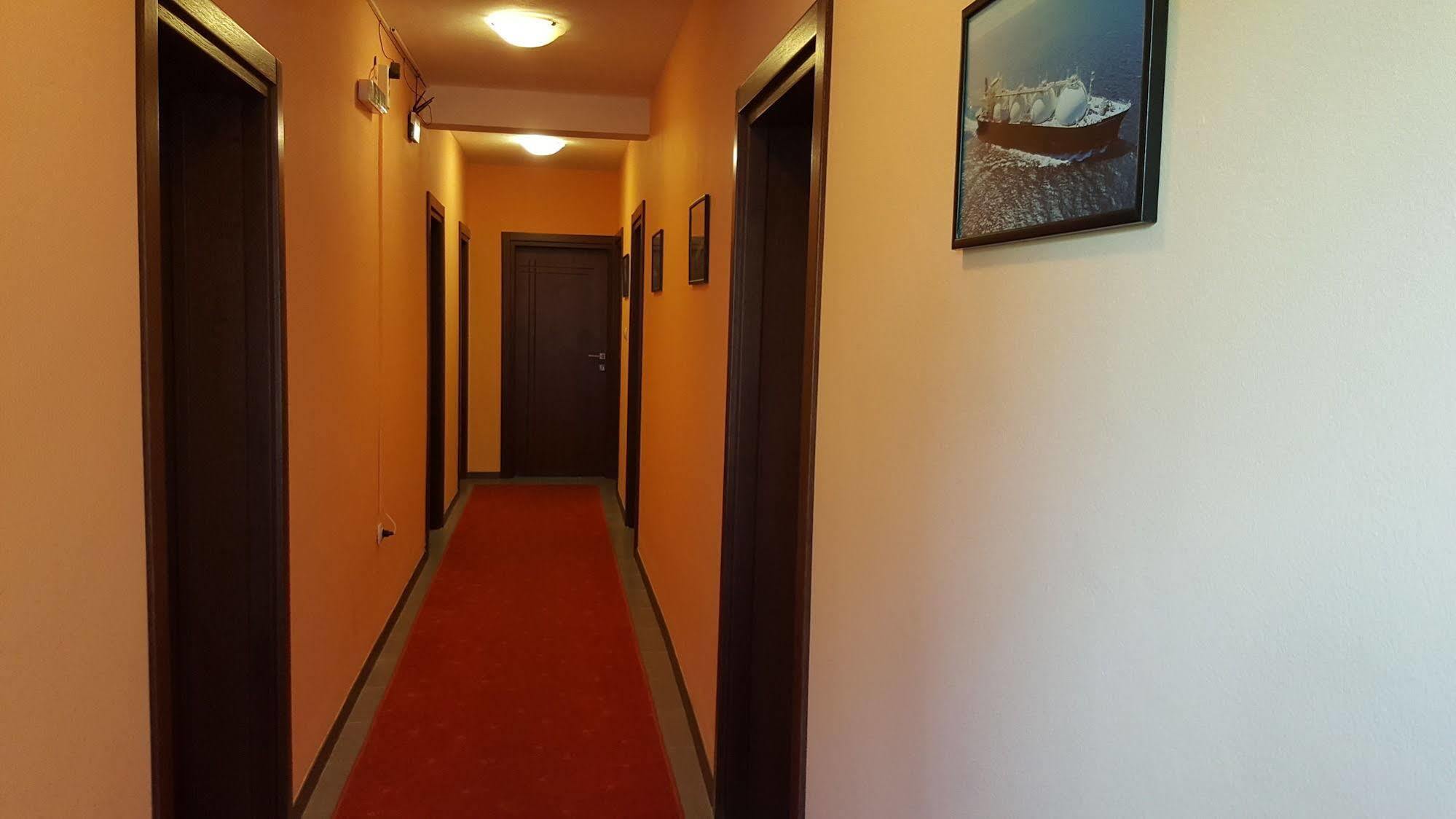 Hotel Galia โกตอร์ ภายนอก รูปภาพ