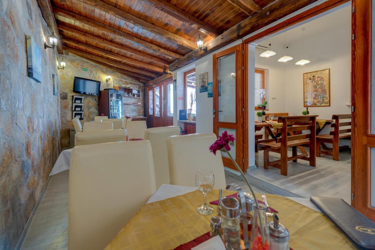 Hotel Galia โกตอร์ ภายนอก รูปภาพ